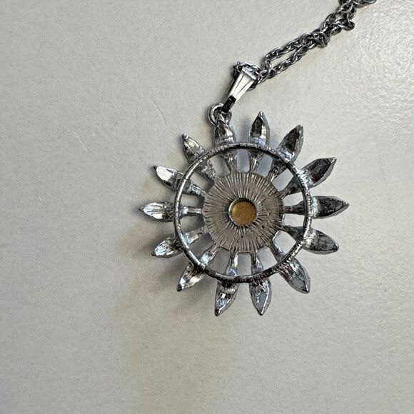 Vintage Silvertone Sunburst Pendant Necklace with Blue Faceted Center Stone 24" - Picture 4 of 6